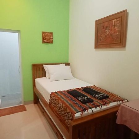 The Cabin Hotel Ambasador Yogyakarta Extérieur photo