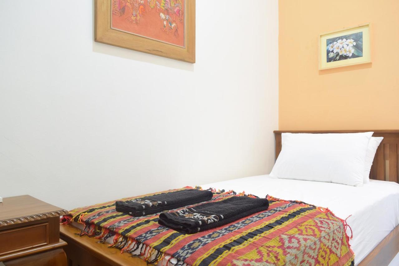 The Cabin Hotel Ambasador Yogyakarta Extérieur photo