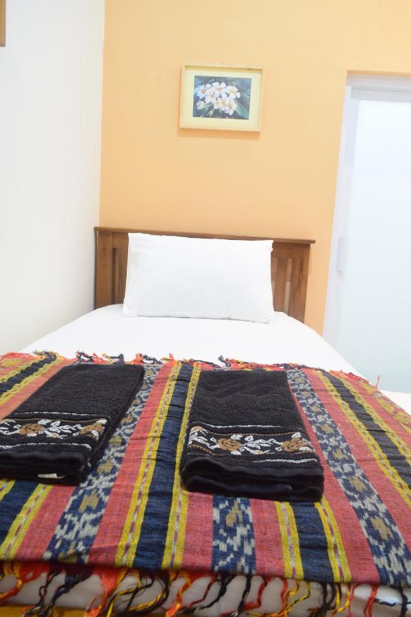 The Cabin Hotel Ambasador Yogyakarta Extérieur photo