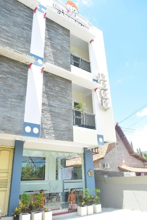 The Cabin Hotel Ambasador Yogyakarta Extérieur photo