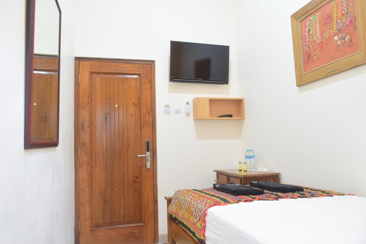 The Cabin Hotel Ambasador Yogyakarta Extérieur photo
