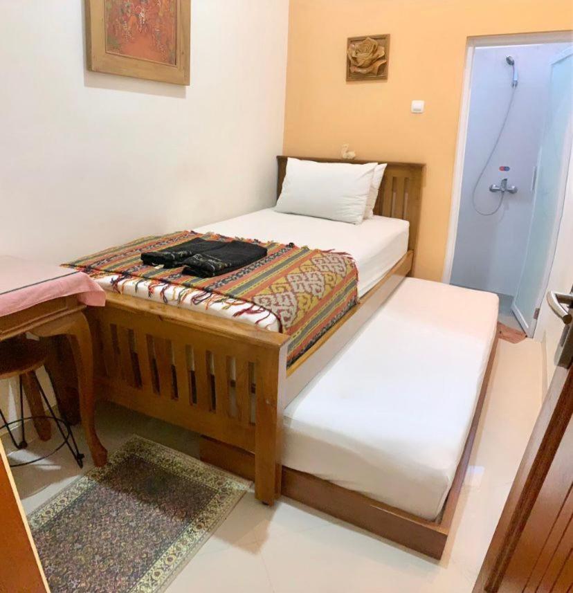 The Cabin Hotel Ambasador Yogyakarta Extérieur photo